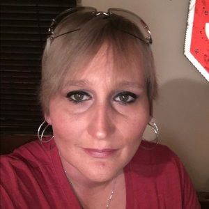 Meet your Posher, Della